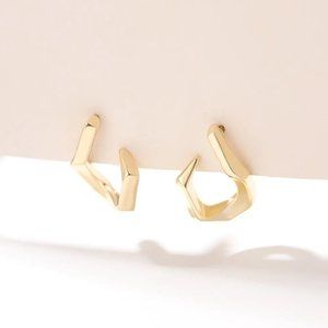 Chic Gold Abstract C-Shaped Hoop Earrings NEW